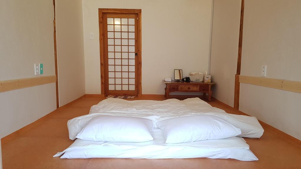 Ohnewwall Guesthouse Jeonju Exterior photo