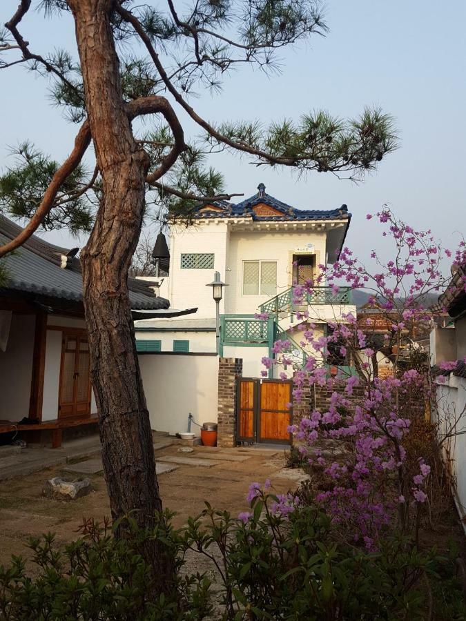 Ohnewwall Guesthouse Jeonju Exterior photo